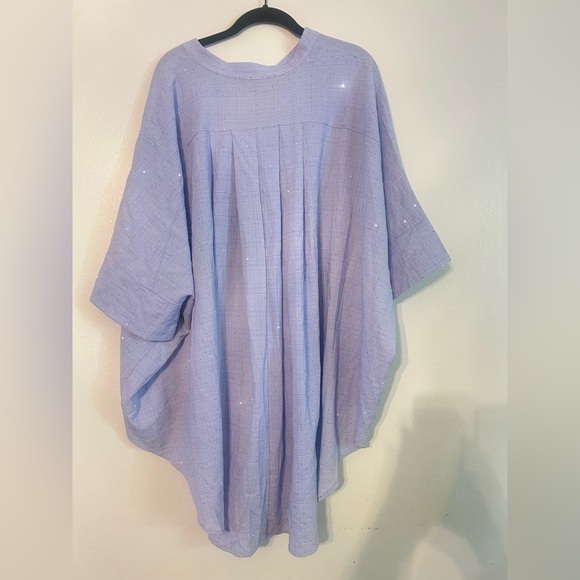 Davi & Dani Rhinestone
Pleat Back Short Sleeve
Loose Fit Shirt - Picture 8 of 12